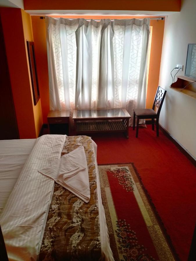 Oyo 12370 Royal Sarava Hotel Дарджилинг Екстериор снимка