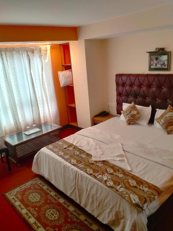 Oyo 12370 Royal Sarava Hotel Дарджилинг Екстериор снимка