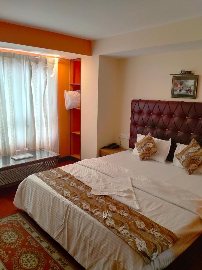 Oyo 12370 Royal Sarava Hotel Дарджилинг Екстериор снимка