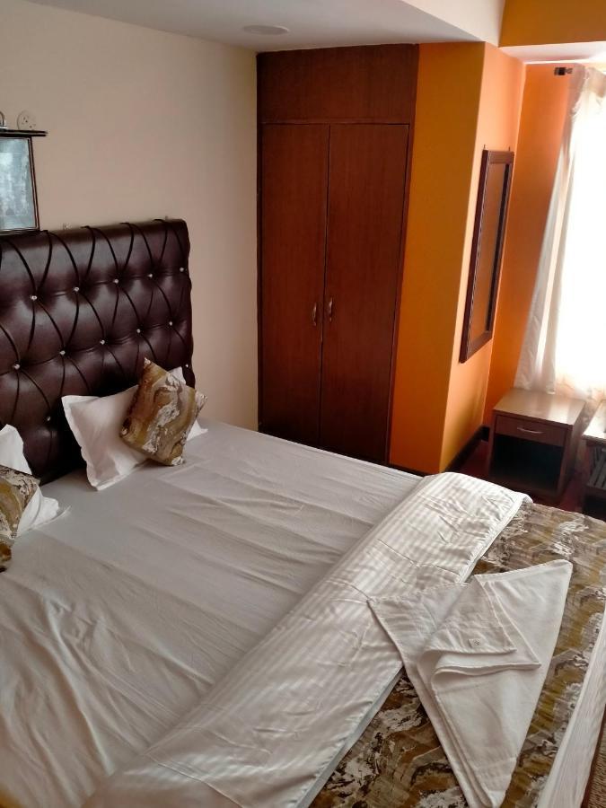 Oyo 12370 Royal Sarava Hotel Дарджилинг Екстериор снимка
