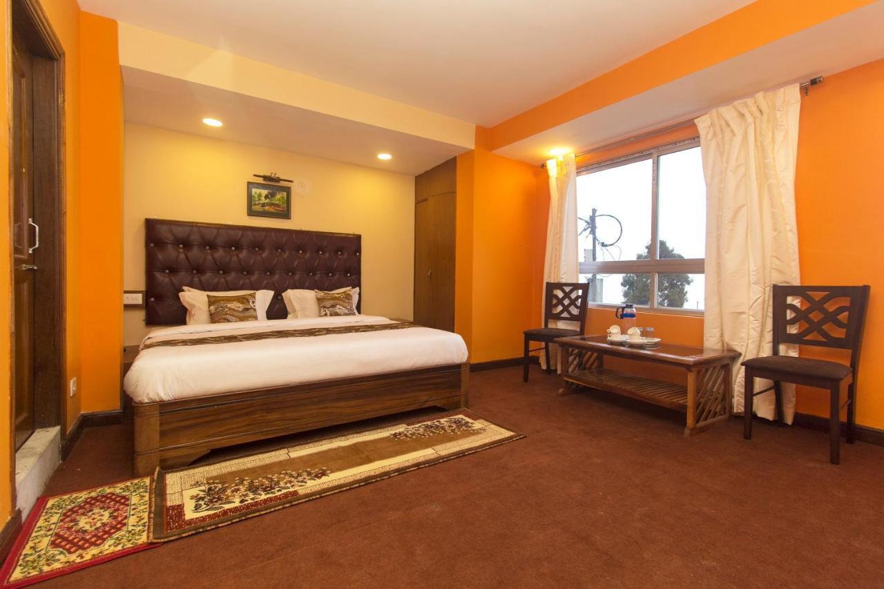 Oyo 12370 Royal Sarava Hotel Дарджилинг Екстериор снимка