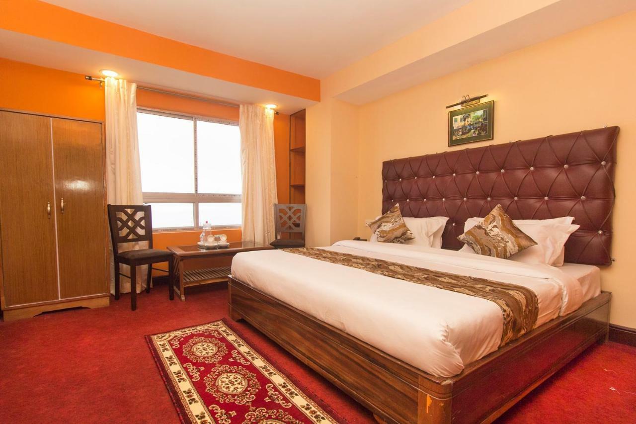 Oyo 12370 Royal Sarava Hotel Дарджилинг Екстериор снимка