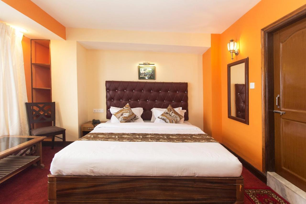 Oyo 12370 Royal Sarava Hotel Дарджилинг Екстериор снимка