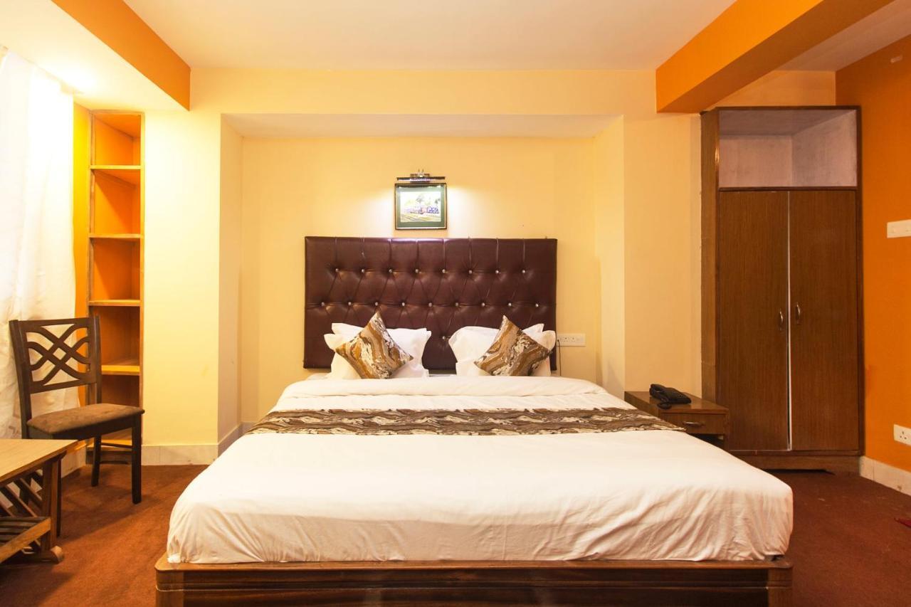 Oyo 12370 Royal Sarava Hotel Дарджилинг Екстериор снимка